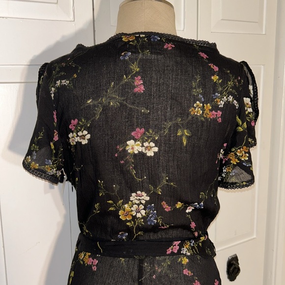 NWT Urban Outfitters UO Marie Prairie Wrap Jumpsuit Floral Print Size 10 - Picture 11 of 16